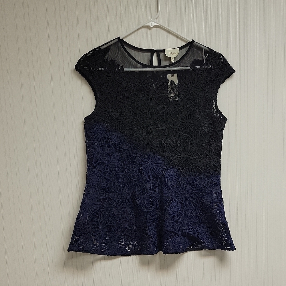 Deletta From Anthropologie Elegant Black & Navy Fade Lace Peplum Top, New Small - Picture 3 of 9